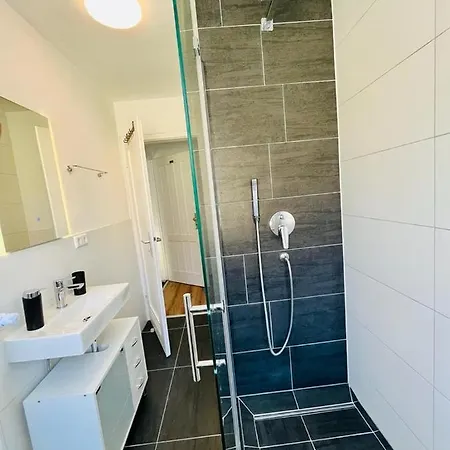 Apartment 3zi-central, Modern- The Sandcastle By Lakescape Fewos Friedrichshafen